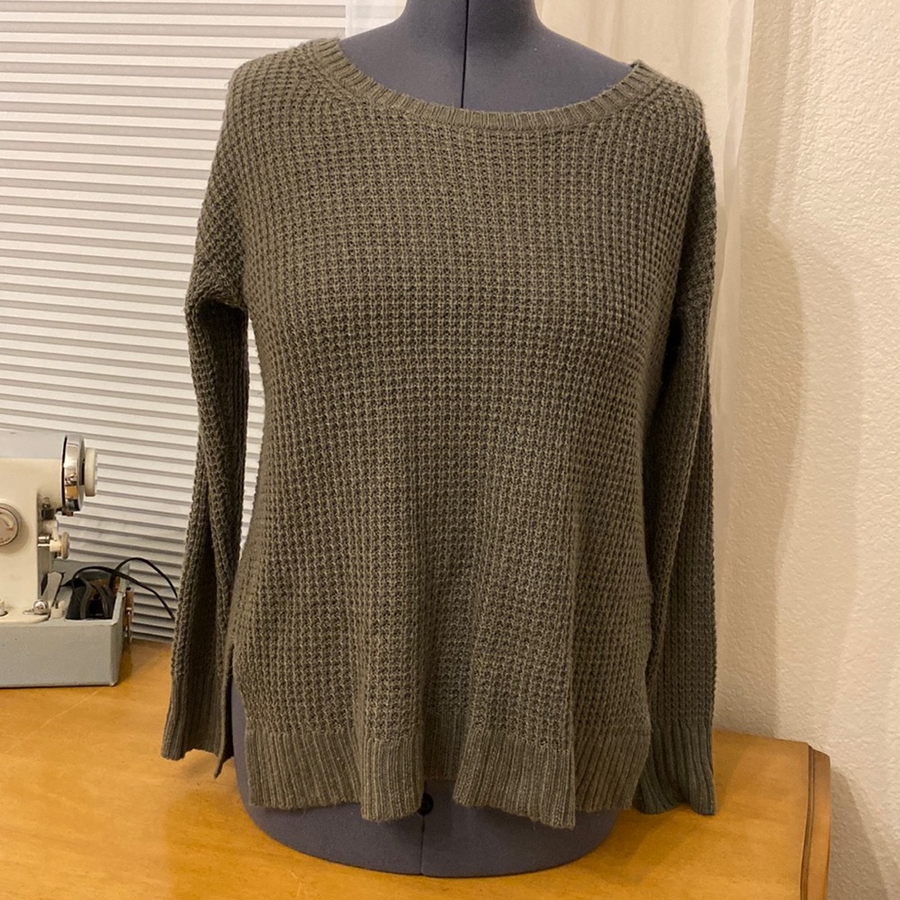 American Eagle Sweater